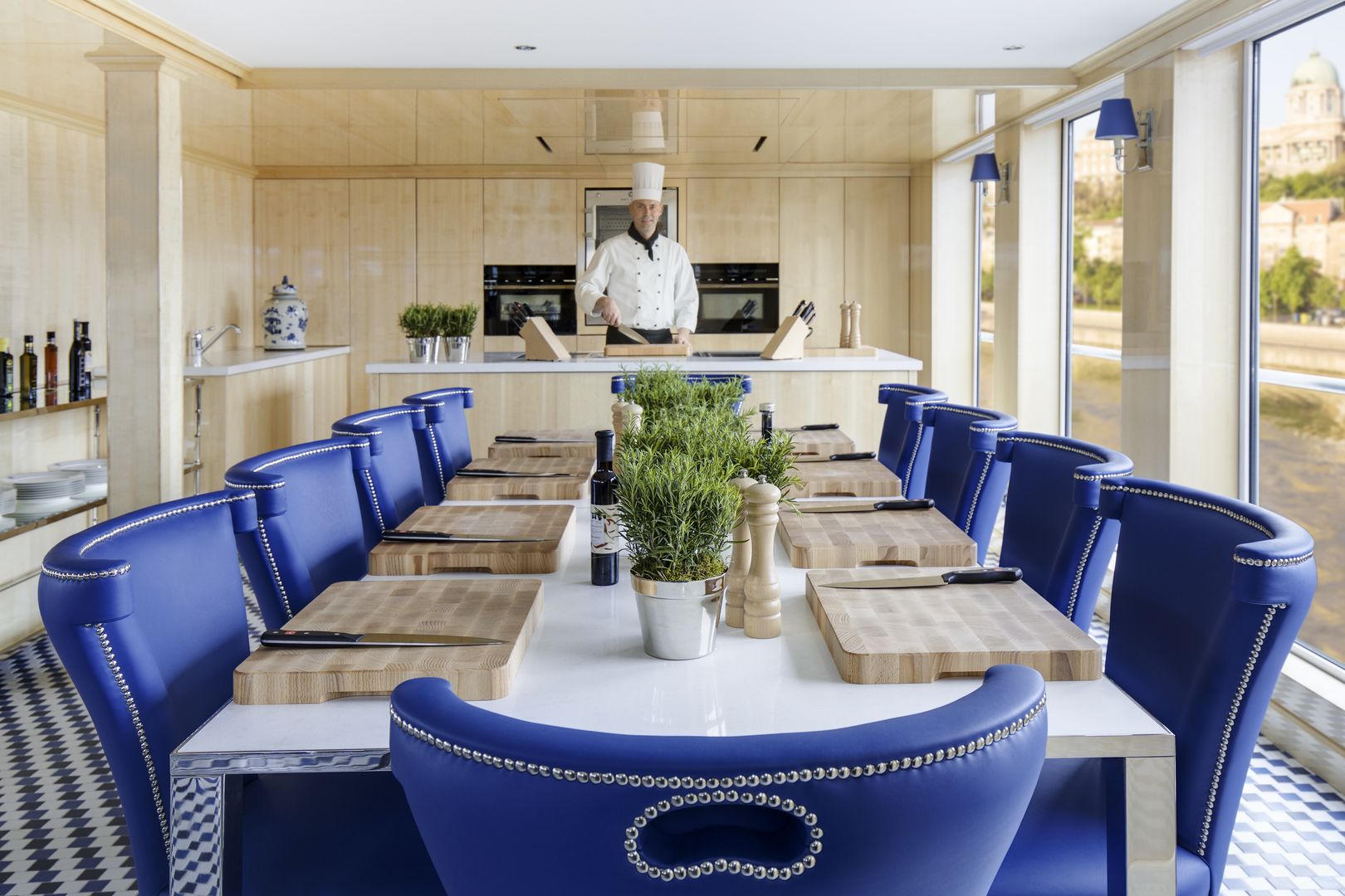 Uniworld Boutique River Cruises - S.S. Beatrice - Restaurant Mozart 4.jpg